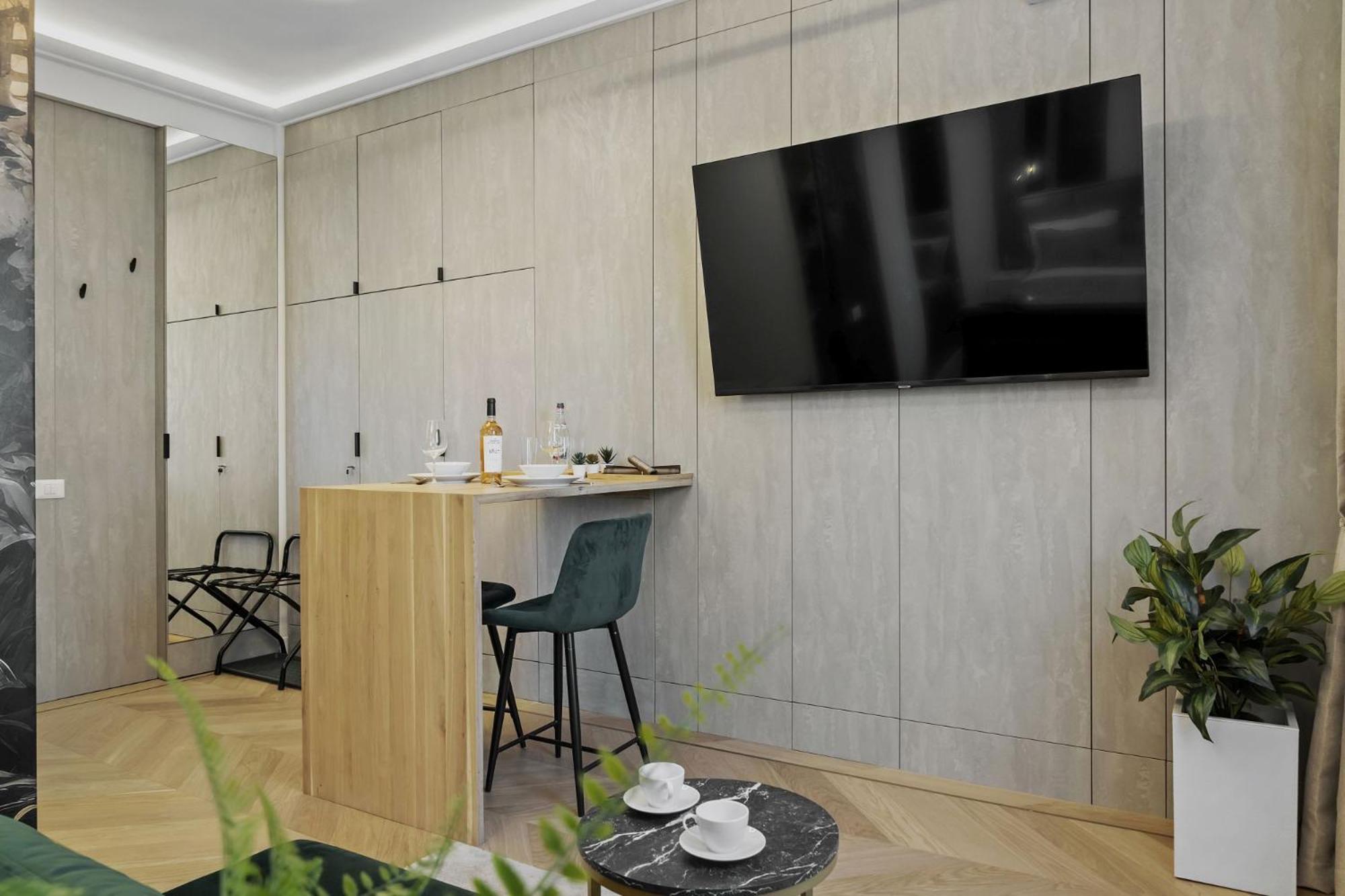 Studio Jungle Breath - City Centre Bukarest Kültér fotó