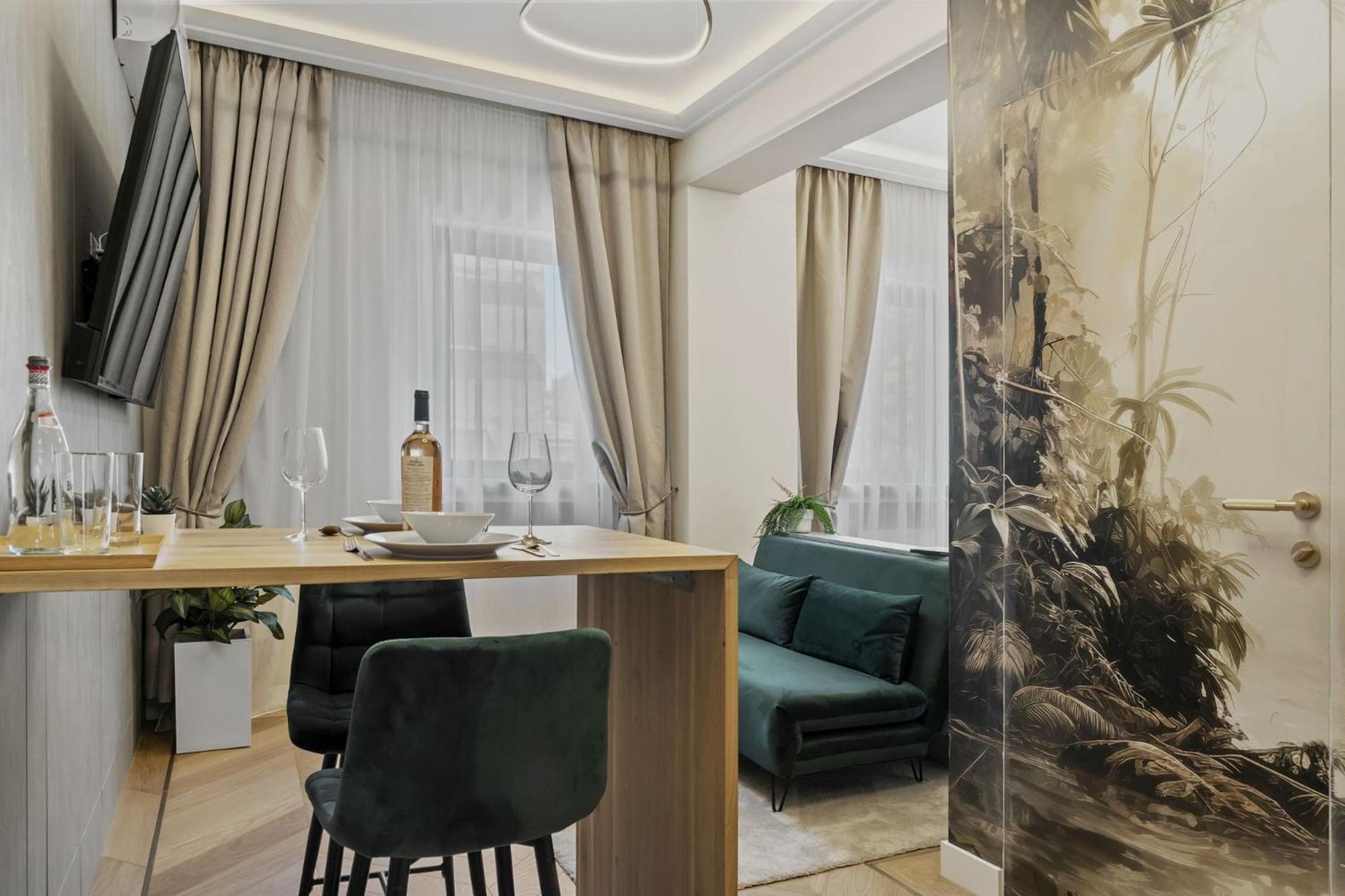 Studio Jungle Breath - City Centre Bukarest Kültér fotó