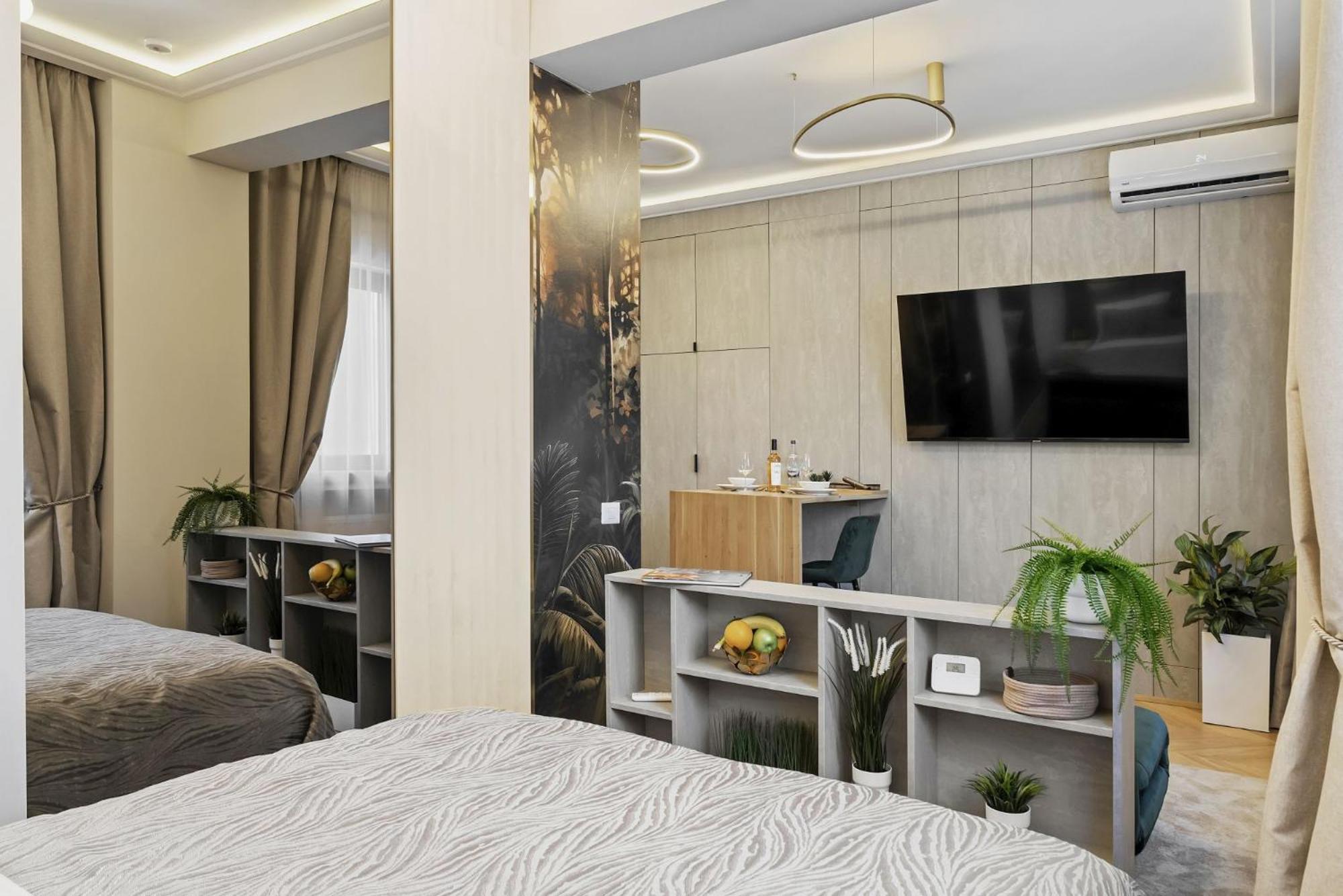 Studio Jungle Breath - City Centre Bukarest Kültér fotó